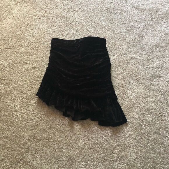 New Zara velvet asymmetrical mini skirt, size medium - Picture 6 of 7